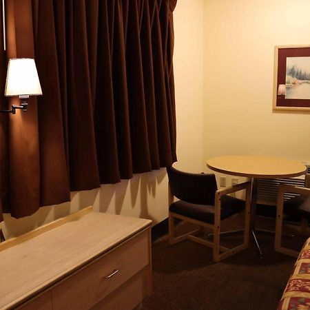Tiki Lodge Motel Spokane Eksteriør billede